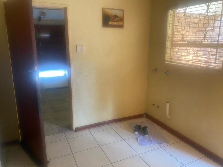 To Let 4 Bedroom Property for Rent in Atteridgeville Gauteng