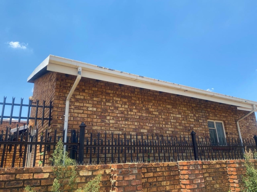 To Let 4 Bedroom Property for Rent in Atteridgeville Gauteng