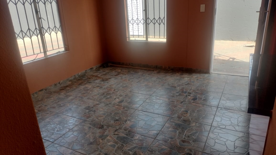 3 Bedroom Property for Sale in Rosslyn Gauteng