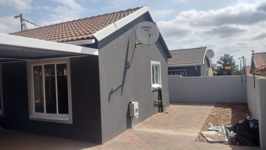 3 Bedroom Property for Sale in Rosslyn Gauteng