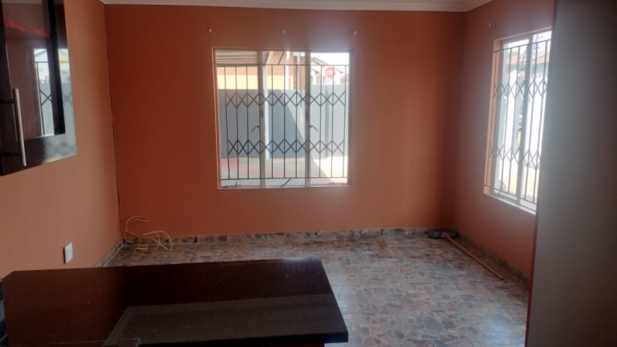 3 Bedroom Property for Sale in Rosslyn Gauteng