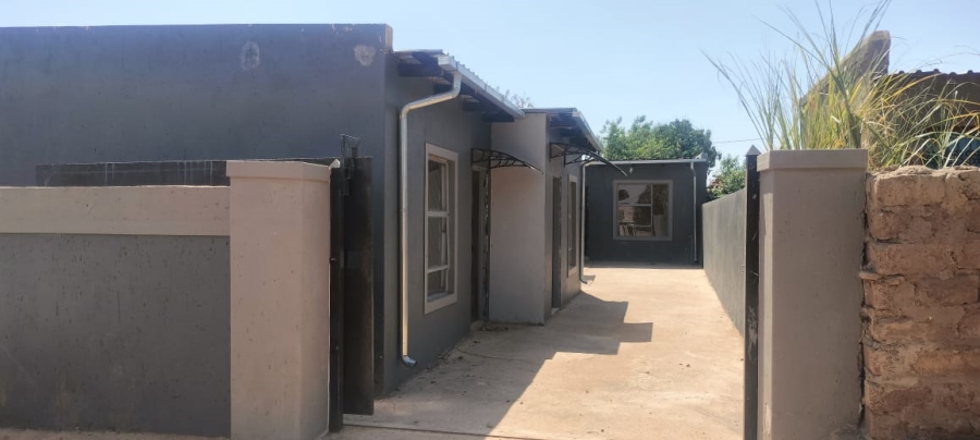 9 Bedroom Property for Sale in Mabopane Gauteng