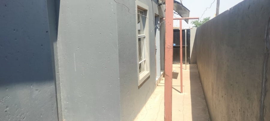 9 Bedroom Property for Sale in Mabopane Gauteng