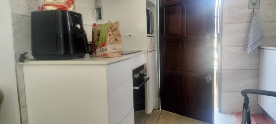 2 Bedroom Property for Sale in Soshanguve VV Gauteng