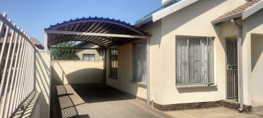 2 Bedroom Property for Sale in Soshanguve VV Gauteng