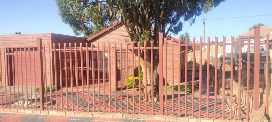 3 Bedroom Property for Sale in Soshanguve DD Gauteng