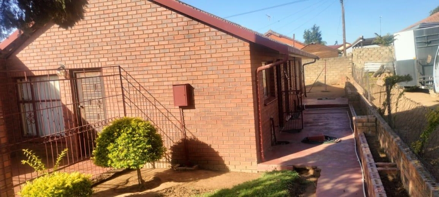 3 Bedroom Property for Sale in Soshanguve DD Gauteng