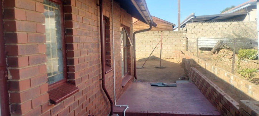 3 Bedroom Property for Sale in Soshanguve DD Gauteng