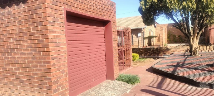 3 Bedroom Property for Sale in Soshanguve DD Gauteng