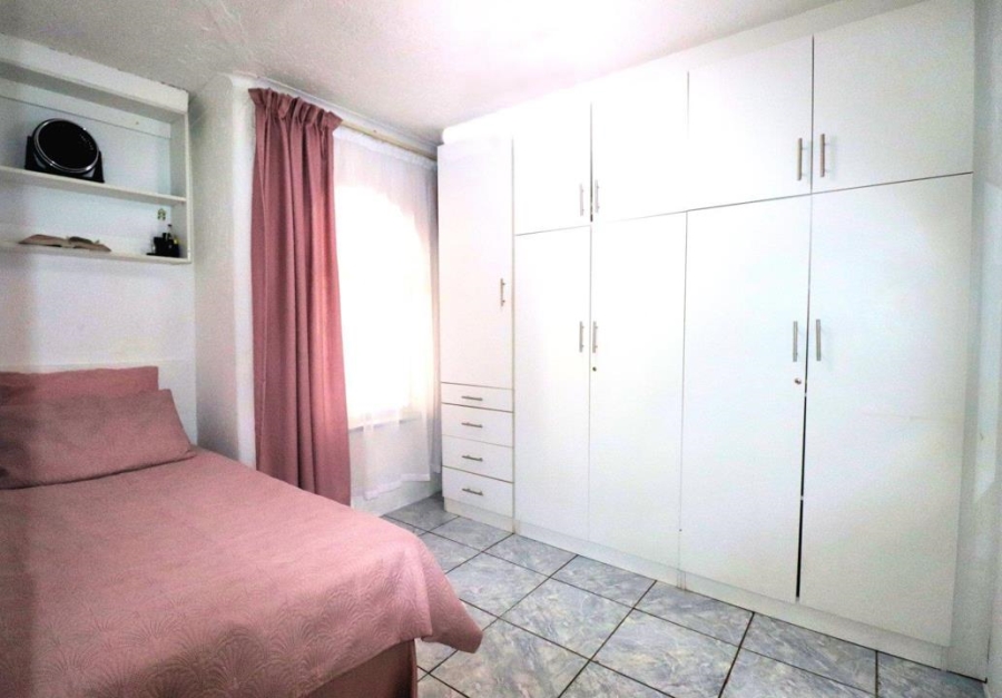 2 Bedroom Property for Sale in Lenasia South Gauteng