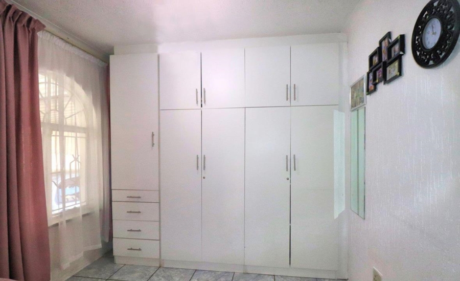 2 Bedroom Property for Sale in Lenasia South Gauteng