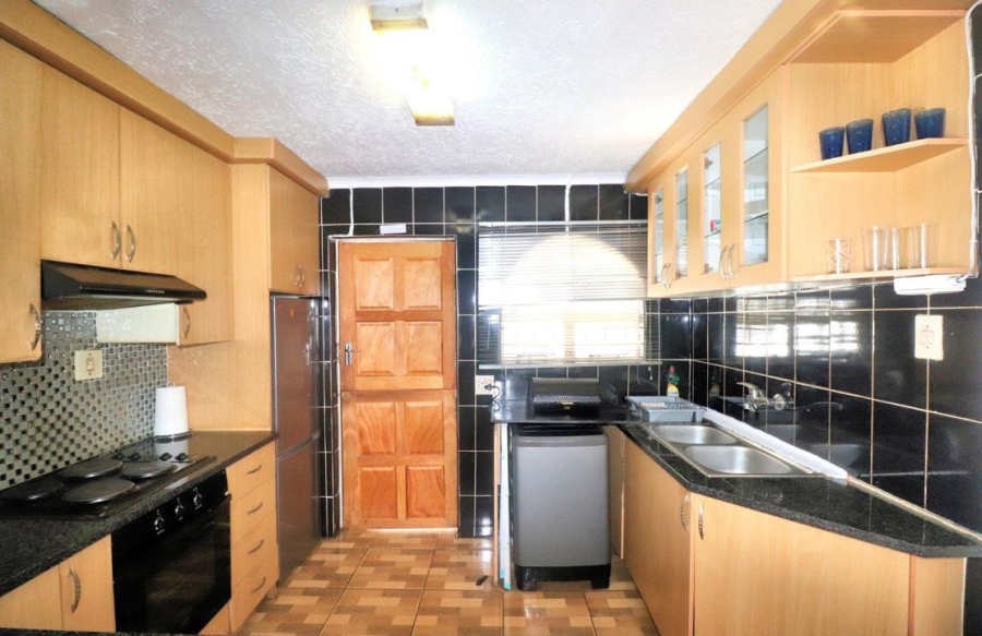 2 Bedroom Property for Sale in Lenasia South Gauteng