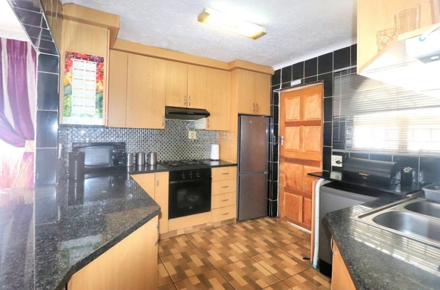 2 Bedroom Property for Sale in Lenasia South Gauteng