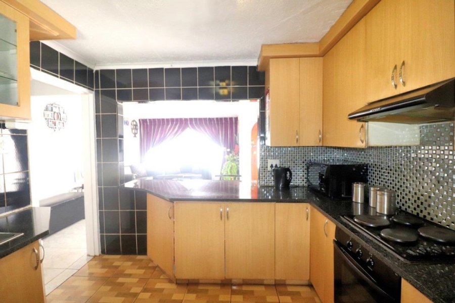 2 Bedroom Property for Sale in Lenasia South Gauteng