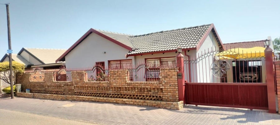 4 Bedroom Property for Sale in Mabopane Gauteng