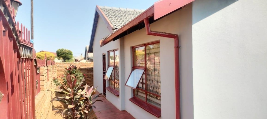 4 Bedroom Property for Sale in Mabopane Gauteng