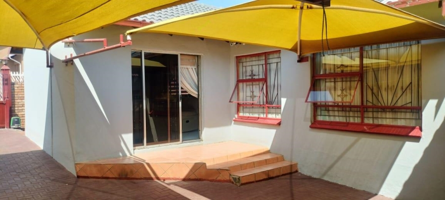 4 Bedroom Property for Sale in Mabopane Gauteng