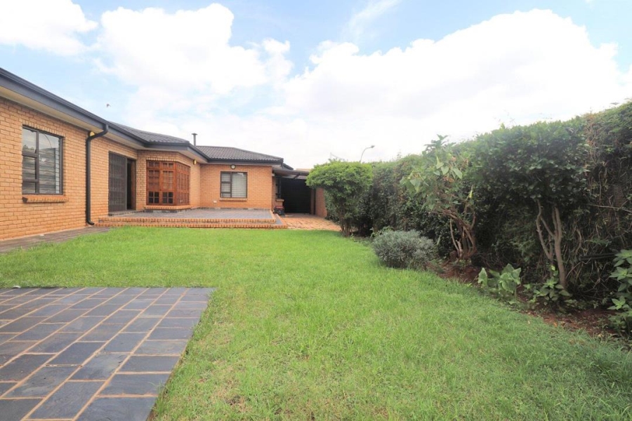 4 Bedroom Property for Sale in Lenasia Ext 5 Gauteng