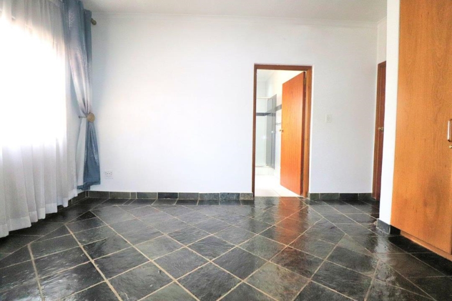 4 Bedroom Property for Sale in Lenasia Ext 5 Gauteng