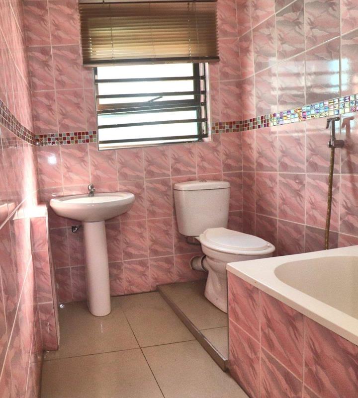 5 Bedroom Property for Sale in Lenasia Ext 8 Gauteng