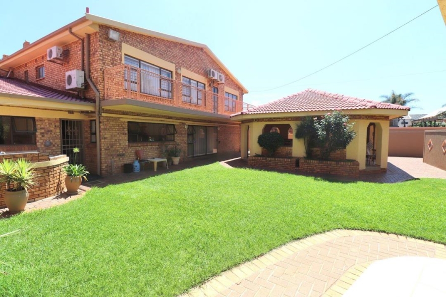 9 Bedroom Property for Sale in Lenasia Gauteng