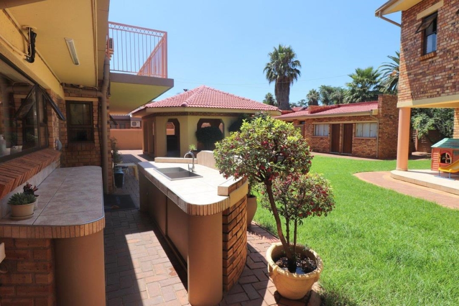 9 Bedroom Property for Sale in Lenasia Gauteng