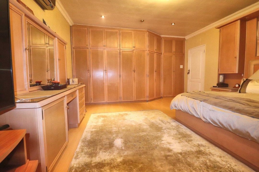 9 Bedroom Property for Sale in Lenasia Gauteng