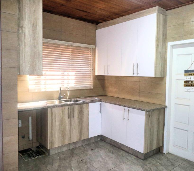 6 Bedroom Property for Sale in Lenasia Ext 5 Gauteng