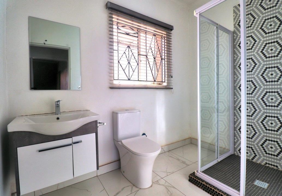 6 Bedroom Property for Sale in Lenasia Ext 5 Gauteng