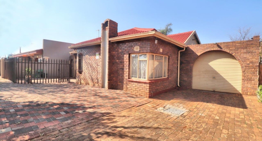 3 Bedroom Property for Sale in Lenasia Ext 5 Gauteng