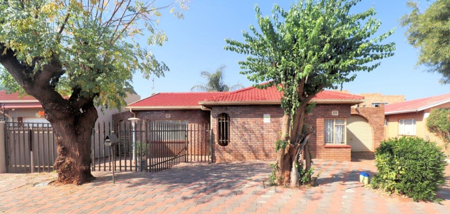 3 Bedroom Property for Sale in Lenasia Ext 5 Gauteng