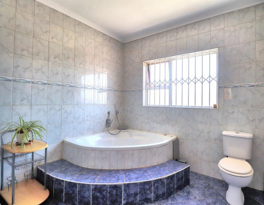 4 Bedroom Property for Sale in Lenasia Ext 5 Gauteng