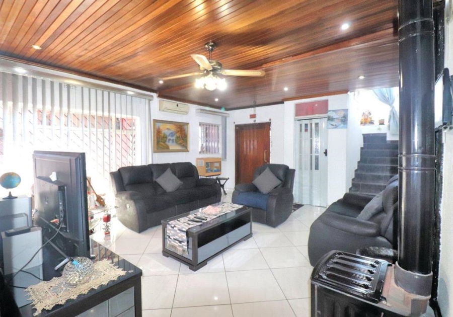 4 Bedroom Property for Sale in Lenasia Ext 5 Gauteng