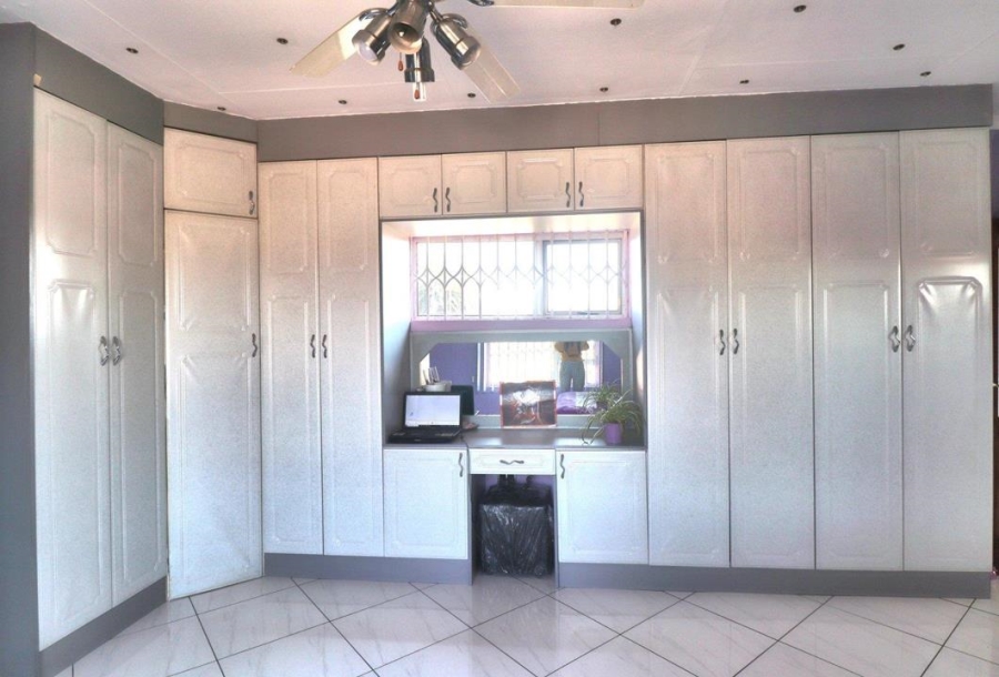 4 Bedroom Property for Sale in Lenasia Ext 5 Gauteng