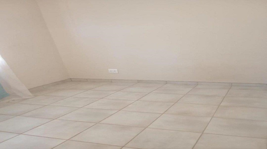 2 Bedroom Property for Sale in Toekomsrus Gauteng