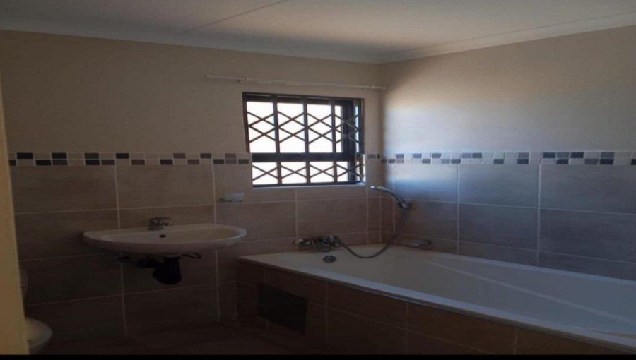 2 Bedroom Property for Sale in Toekomsrus Gauteng