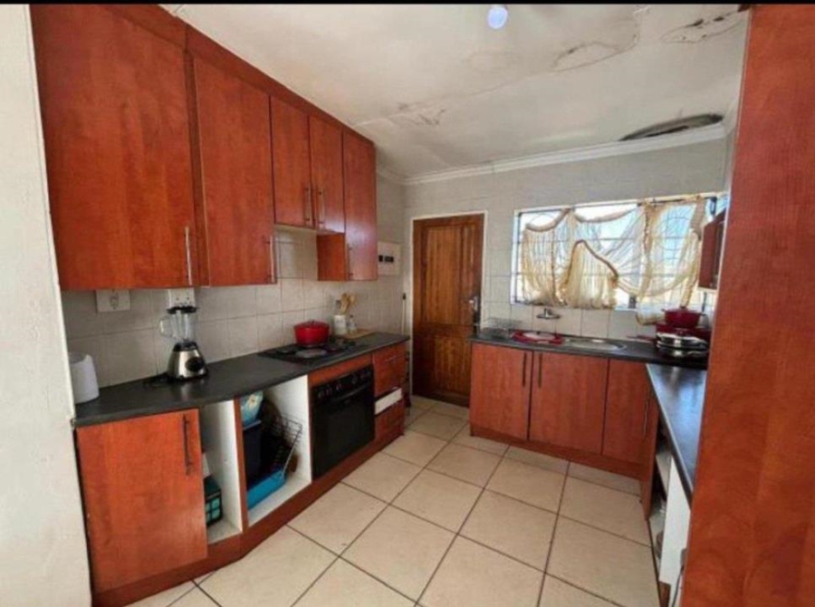 2 Bedroom Property for Sale in Mohlakeng Gauteng