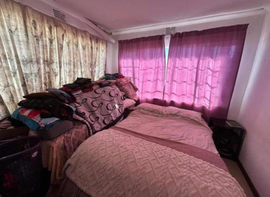 2 Bedroom Property for Sale in Mohlakeng Gauteng