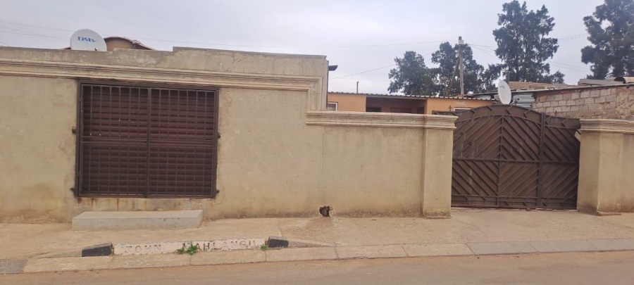 2 Bedroom Property for Sale in Zola Gauteng