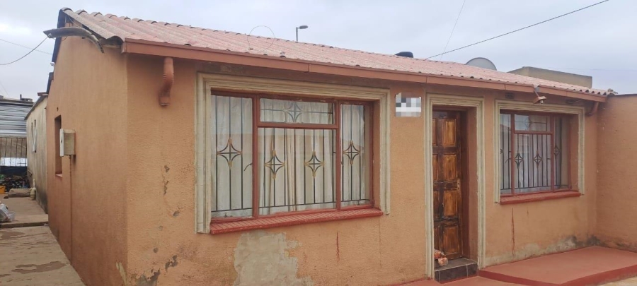 2 Bedroom Property for Sale in Zola Gauteng