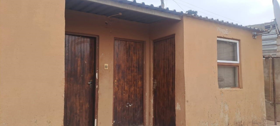 2 Bedroom Property for Sale in Zola Gauteng