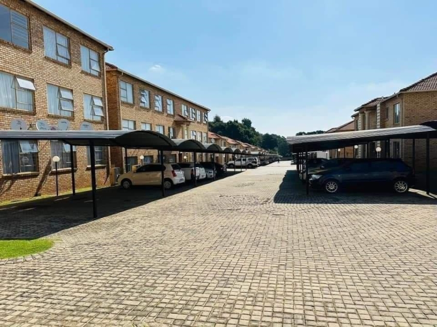 2 Bedroom Property for Sale in Greenhills Gauteng