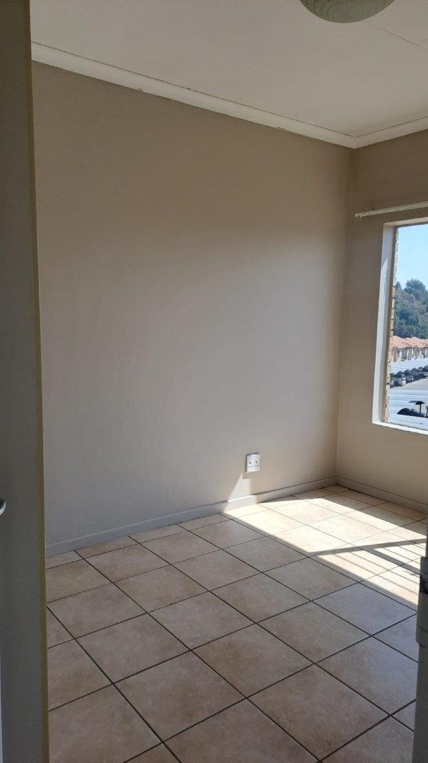 2 Bedroom Property for Sale in Greenhills Gauteng