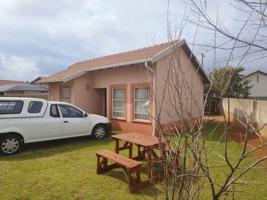 2 Bedroom Property for Sale in Randfontein Central Gauteng