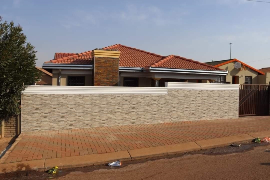 3 Bedroom Property for Sale in Mohlakeng Gauteng