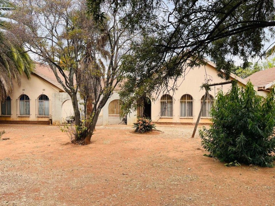 4 Bedroom Property for Sale in Helikonpark Gauteng