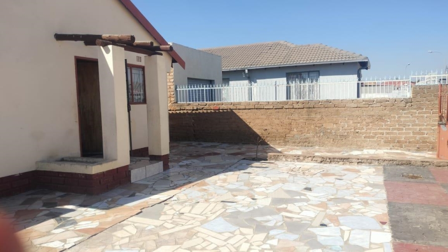 2 Bedroom Property for Sale in Mabopane Unit X Gauteng