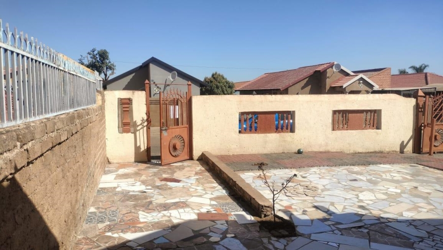 2 Bedroom Property for Sale in Mabopane Unit X Gauteng