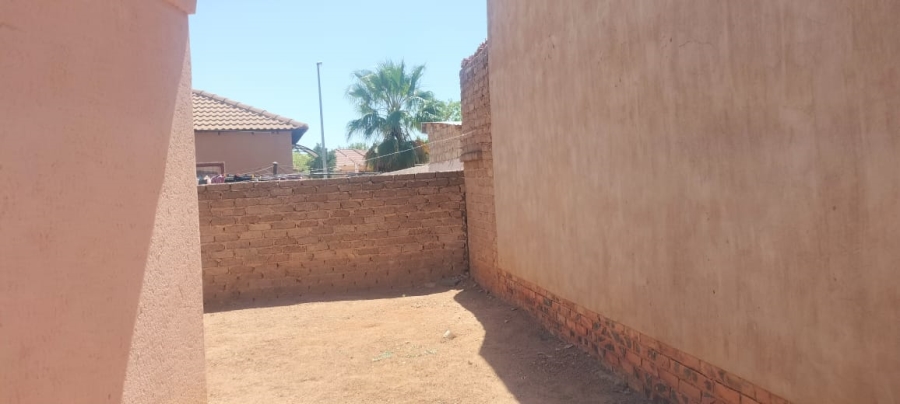 2 Bedroom Property for Sale in Mabopane Gauteng