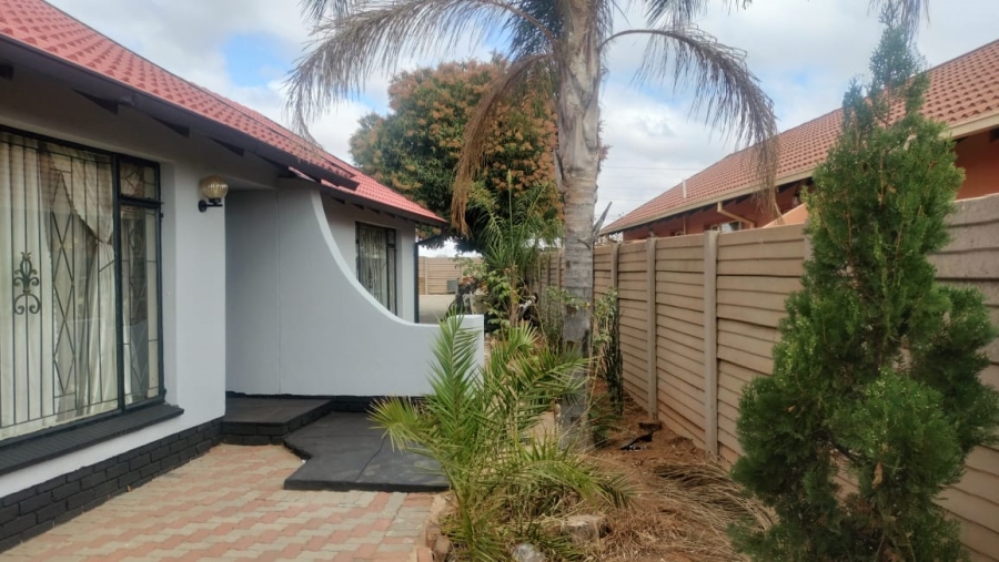 3 Bedroom Property for Sale in Soshanguve BB Gauteng